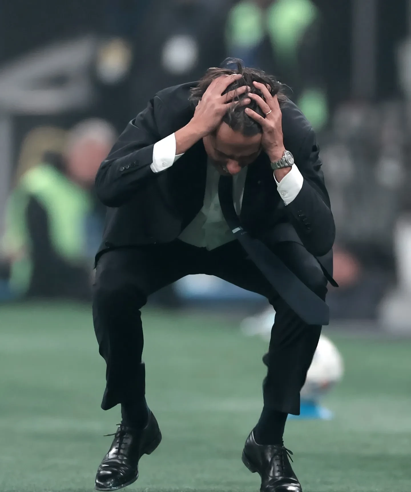 体育赛事-欧超杯赛程吃紧，纽约尼克斯关键时刻手感冰凉，球迷炸锅，细节决定成败(龙珠z未来特兰克斯是哪一集)